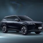 El Omoda 7 SHS ya tiene precio en España y apunta al SUV híbrido enchufable generalista