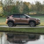 El nuevo Toyota Yaris Cross se actualiza para blindar su liderato entre los SUV urbanos